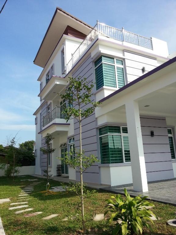 Kompovilla Kuantan Exterior photo